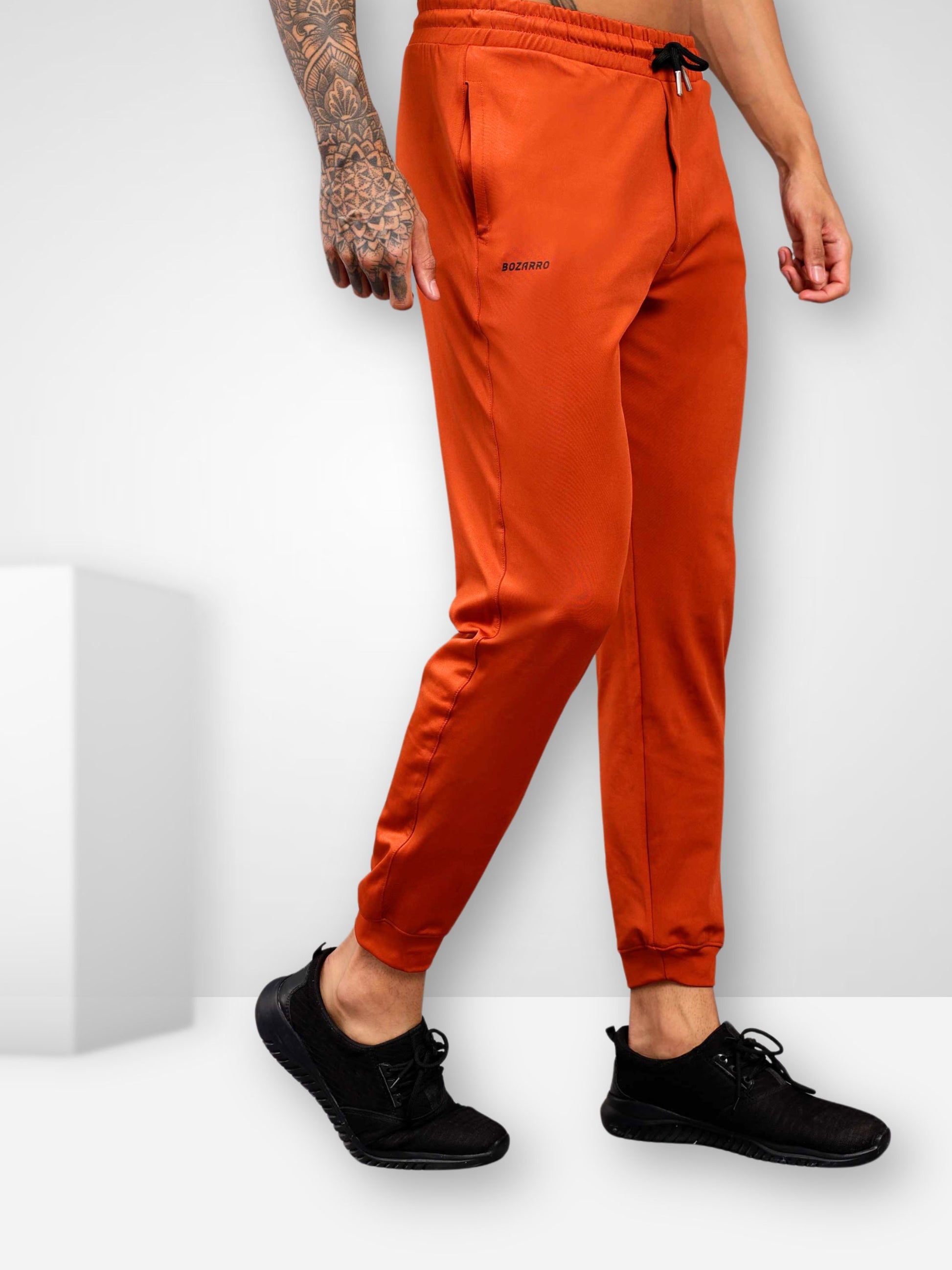 Slim fit track pants with side pockets with fresh treatment
