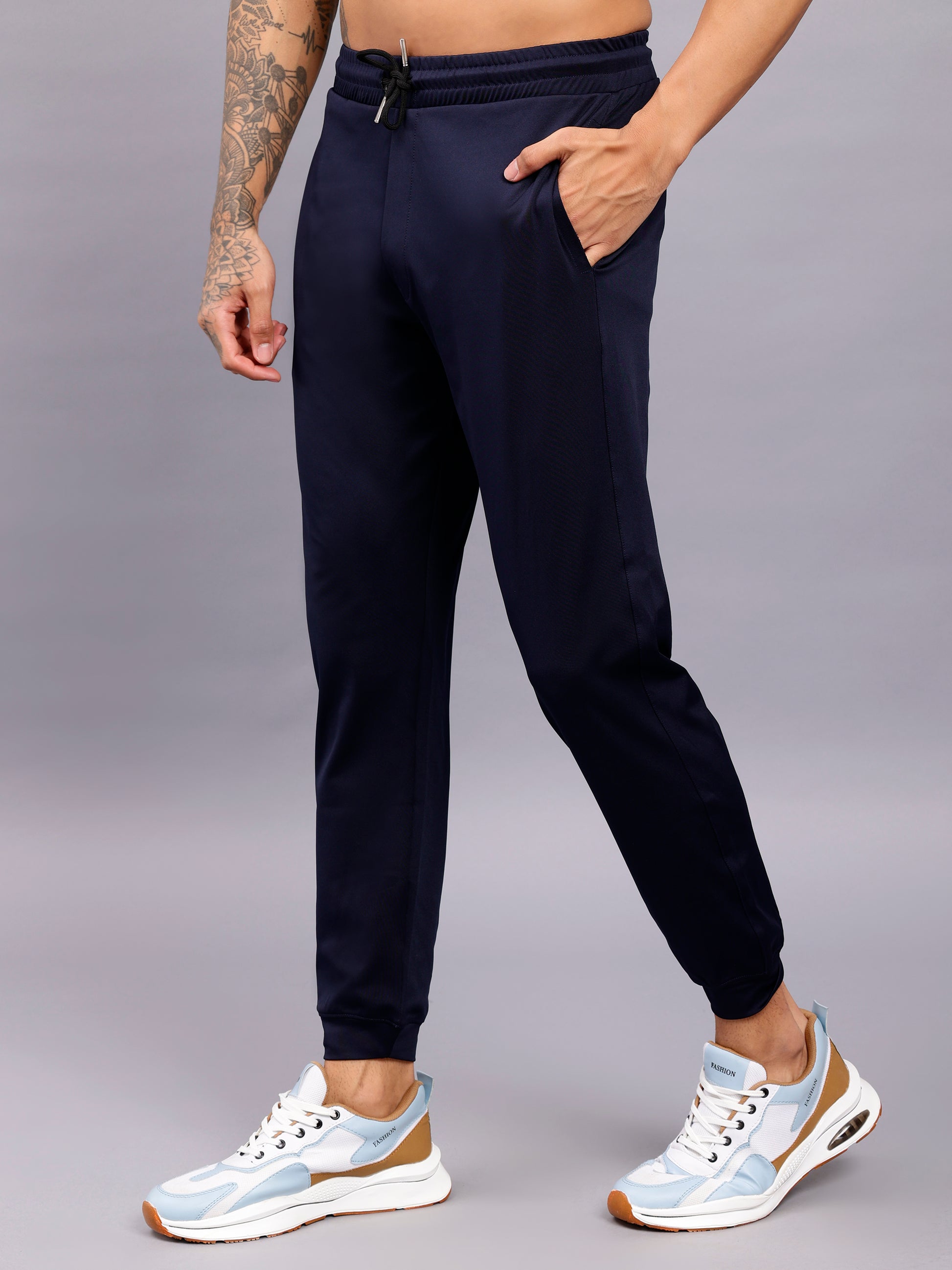 Slim fit track pants with side pockets with fresh treatment